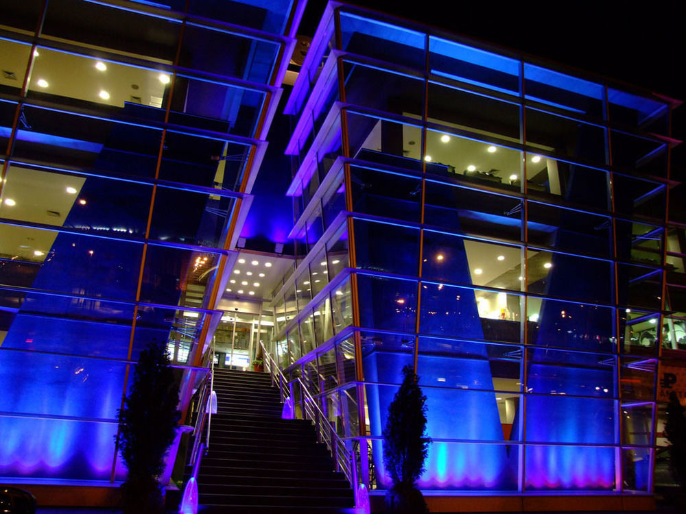 Hotel Metropolitan By Belgrade Arena Екстериор снимка